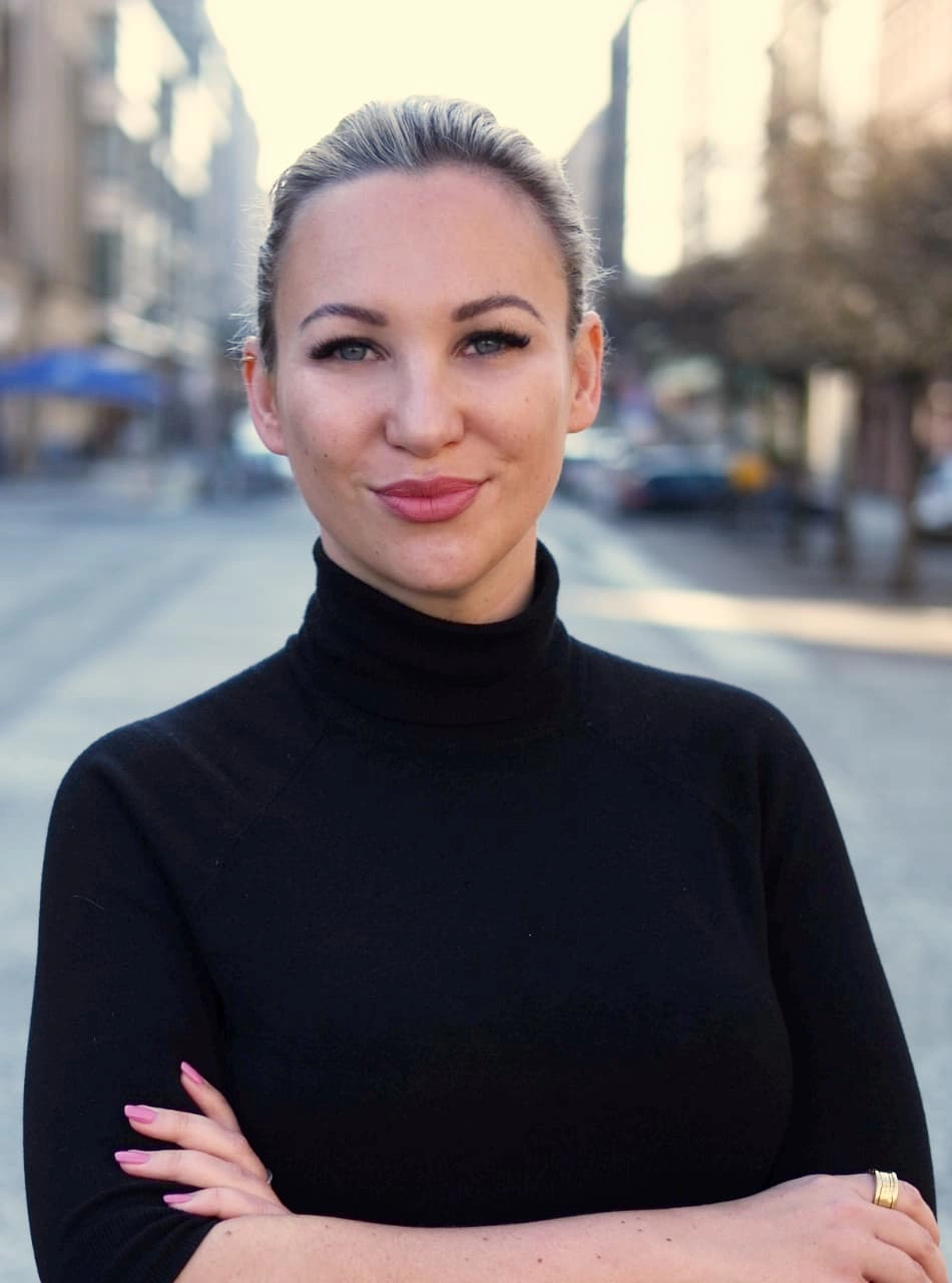 Vera Schomer - Manager - Division: Life Sciences & HealthCare