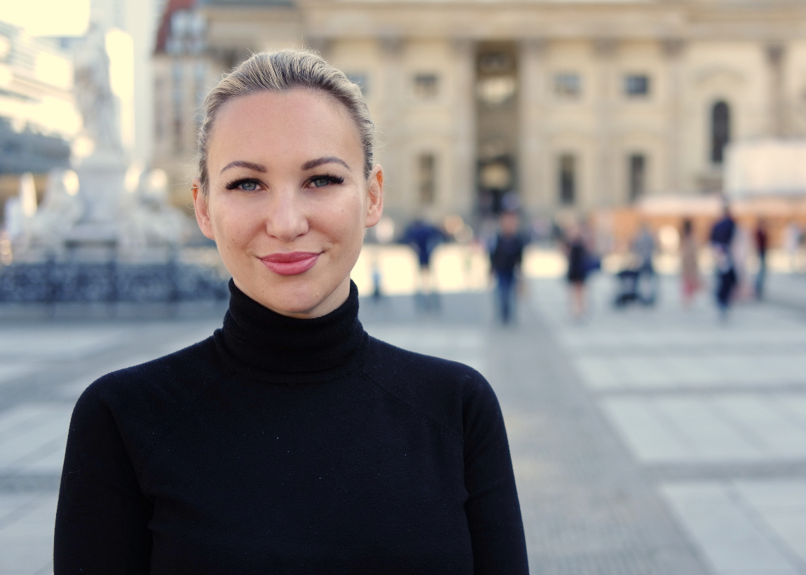 Vera Schomer (Manager Division Sales) Vera Schomer (Manager Division Sales)